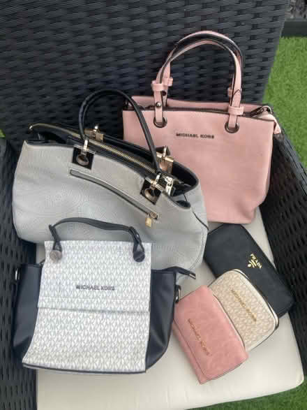 Photo of free Bags & Purses (TN27) #1