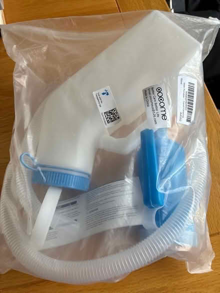 Photo of free New and unused male urine bottle (Landican CH43) #1
