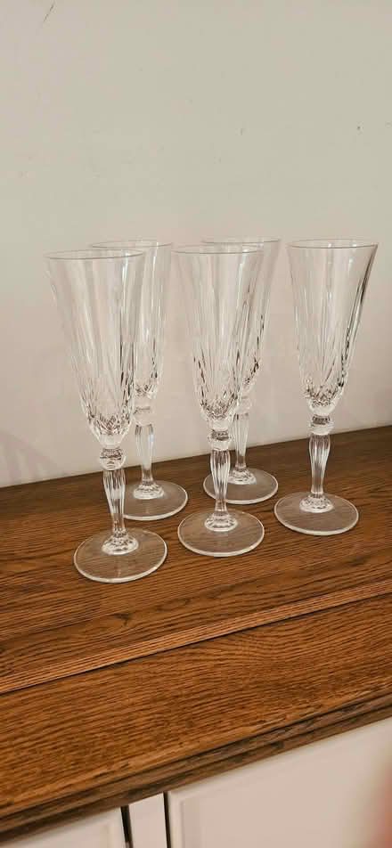 Photo of free 5x champagne flutes (Rowlands Castle PO9) #1