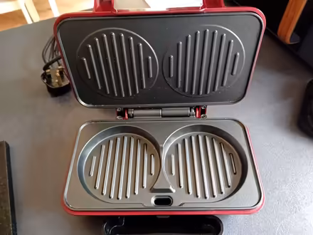 Photo of free Burger maker & Prima small ring doughnut maker (Gobowen SY10) #1