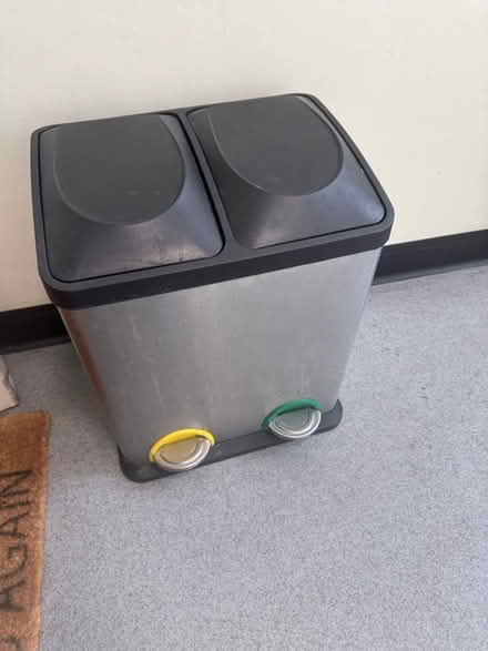Photo of free Small pedal bin (Hammersmith) #3