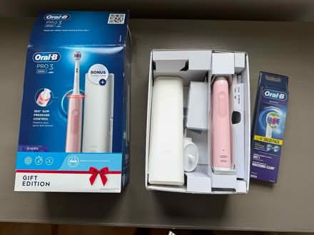 Photo of free Oral B electric toothbrush + 4 heads (Hook Heath GU21) #1