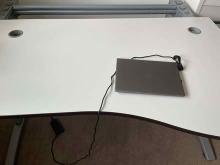 Photo of free desktop table big (Totley S17) #2