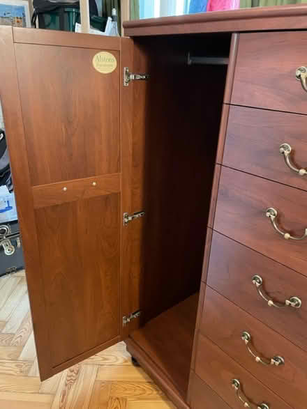 Photo of free Small wardrobe (OX4 3) #2