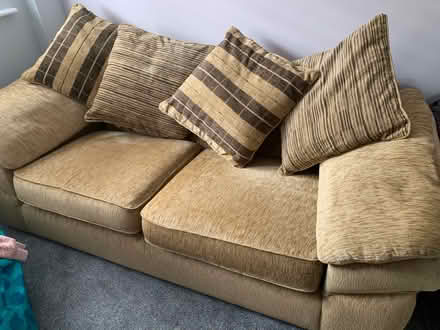 Photo of free Sofa 2-3 seater (Fishbourne PO18) #1