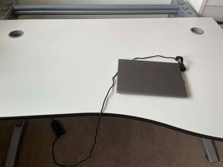 Photo of free desktop table big (Totley S17) #2