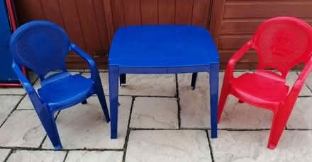 Photo of free Child's table and chairs (hull hu6 8ss) #1