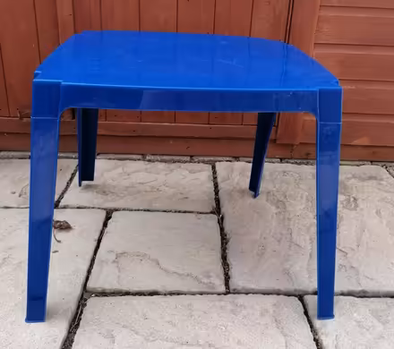 Photo of free Child's table and chairs (hull hu6 8ss) #2