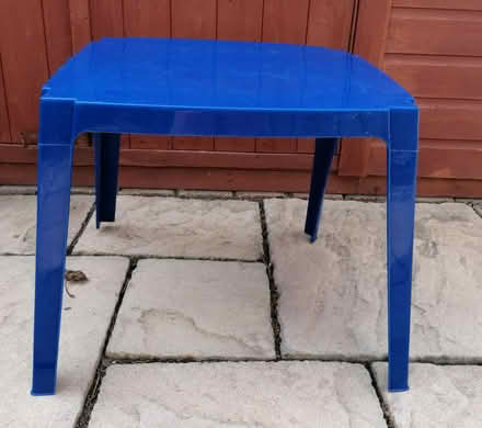 Photo of free Child's table and chairs (hull hu6 8ss) #2