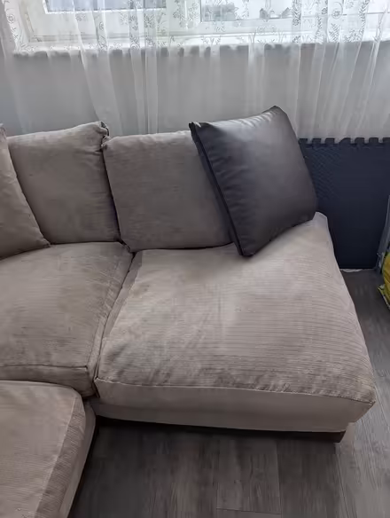 Photo of free Corner sofa (Po7 7ae) #2