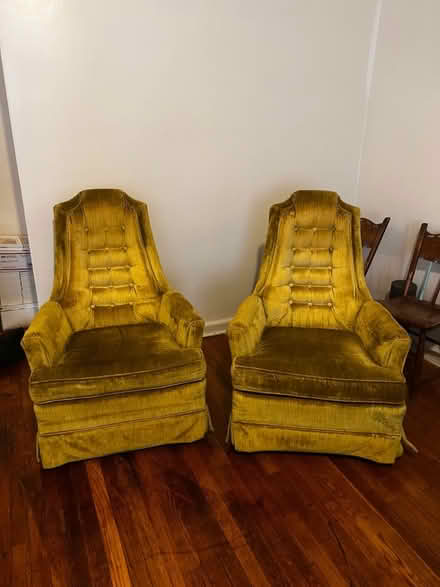 Photo of free Matching chairs (Flatbush/PLG) #1