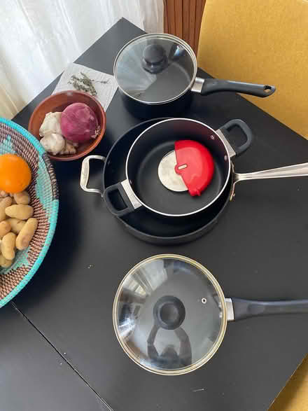 Photo of free Pans and pots (Spring Hill) #1