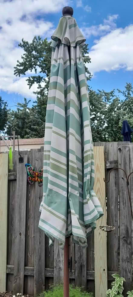 Photo of free patio umbrella (Amber meadows 21702) #2
