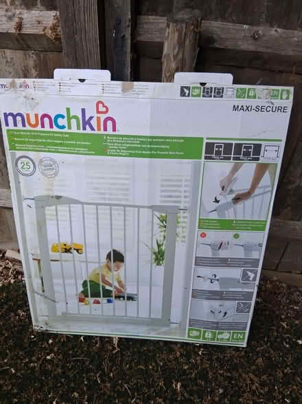 Photo of free Child gate (Ladygrove OX11) #1
