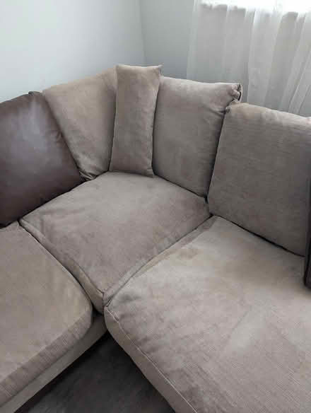 Photo of free Corner sofa (Po7 7ae) #3
