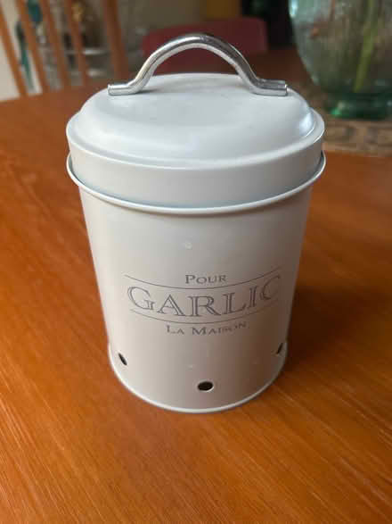 Photo of free Garlic pot (Hastings. Broom grove TN34) #1