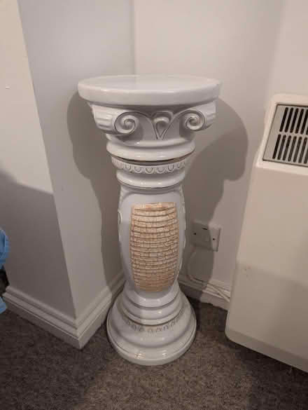 Photo of free Ceramic Pedestal column (LU2) #1