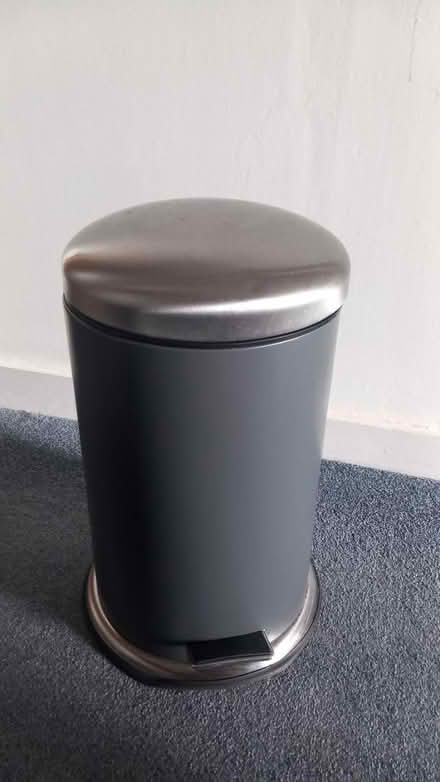 Photo of free Small pedal bin (Pitshanger W5) #1