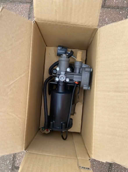 Photo of free Hitachi AirCompressor, not working (Maidstone, ME14) #2