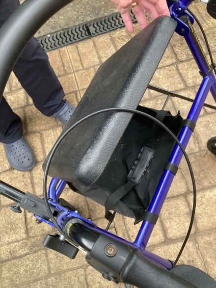 Photo of free Rollator with seat (Chesterfield S40) #2