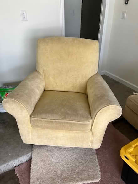 Photo of free yellow rocking chair & nite table (Palm Coast, Florida) #1