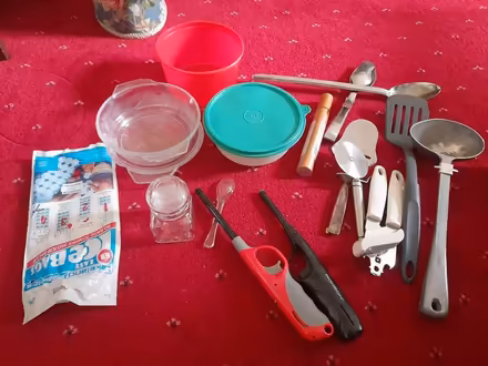 Photo of free Assorted kitchen bits (AB10) #1