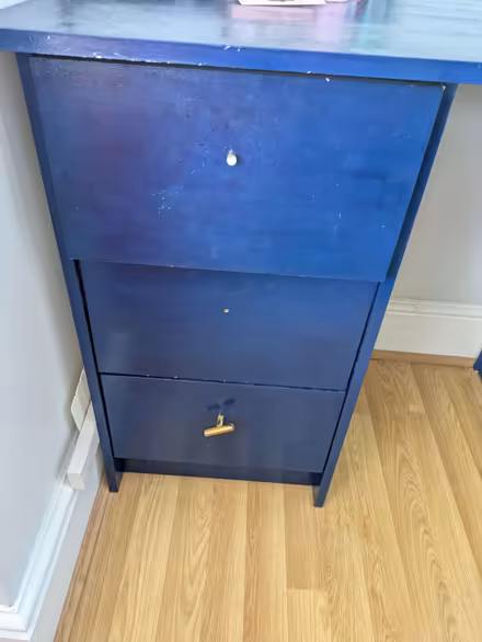 Photo of free Desk/vanity (South Tonbridge TN9) #2