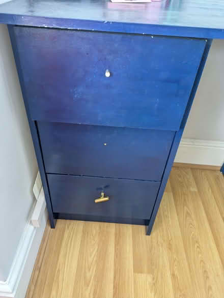 Photo of free Desk/vanity (South Tonbridge TN9) #2