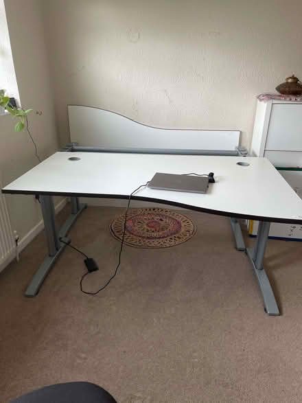 Photo of free desktop table big (Totley S17) #1