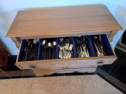 Photo of free Nine piece oak dining room suite (Beside sailing club in NOTL) #3