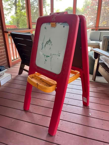 Photo of free Kids Easel Painting Station (Hillcrest) #1