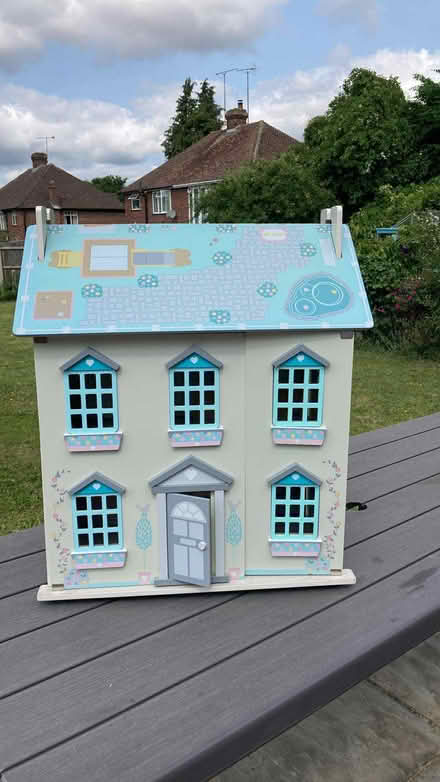 Photo of people and furniture for a dolls houses (Woodley RG6) #1