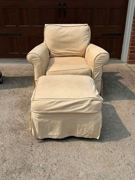 Photo of free Comfy chair and ottoman (Near The Collection in Cumming) #1