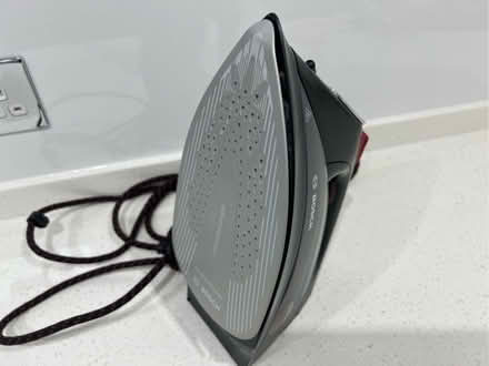 Photo of free Steam iron (Earley RG6) #2