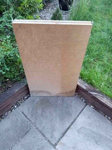Photo of free pasting table (NN3 Meadowfields) #1