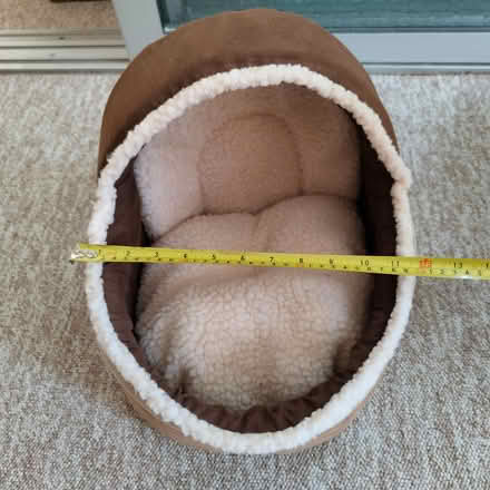 Photo of free Cat bed (OX4 Rose Hill) #1