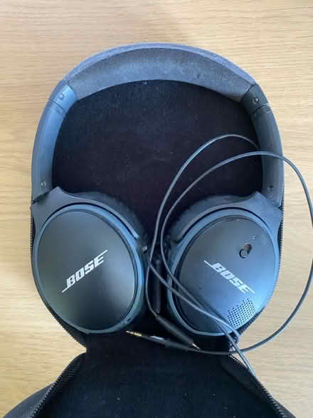Photo of free Bose headphones (CF5 1FA) #3