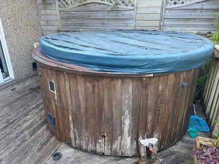 Photo of free Hot tub - working but old (Ulverston LA12) #1