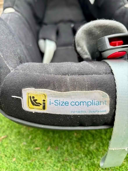 Photo of free Pebble Plus Maxi Cosi CarSeat/Carrier (Twerton) #4