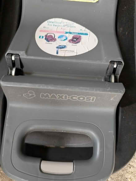 Photo of free Isofix carseat base (Nr chichester west sussex) #1