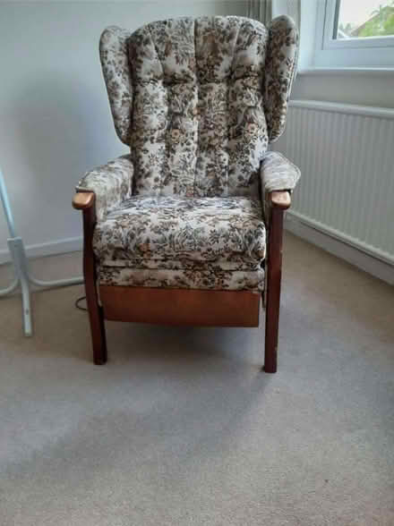 Photo of free Rise and recline chair fully working (Bolton le Sands LA5) #1
