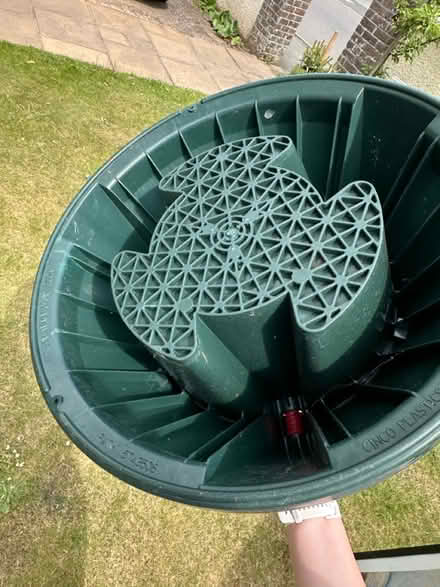 Photo of free Christmas tree stand (GU1) #2