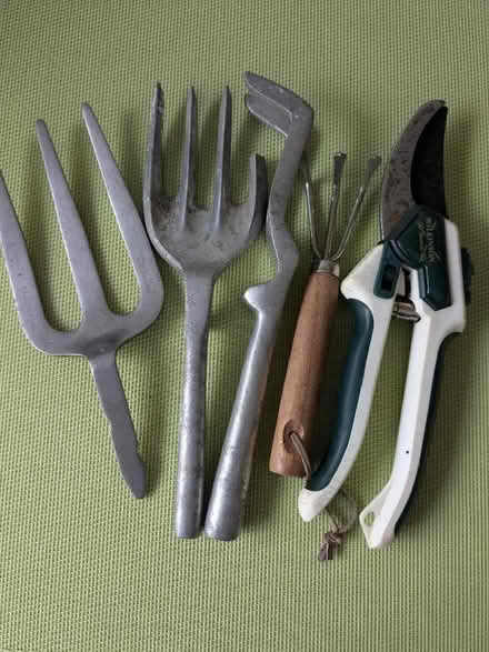 Photo of free Gardening Tool Belt (Beulah Hill SE19) #2