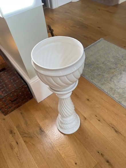 Photo of free China plant pot and stand (Garvestone NR9) #1