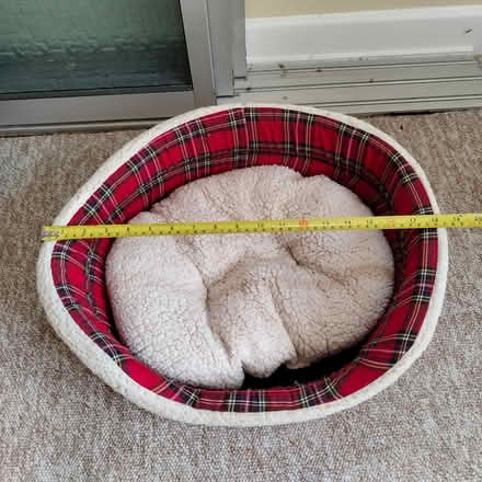 Photo of free Pet bed (OX4 Rose Hill) #1