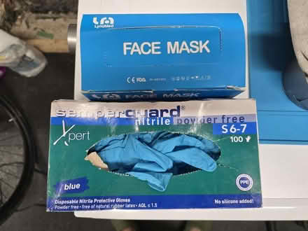 Photo of free Fask masks and small gloves (EN5) #1