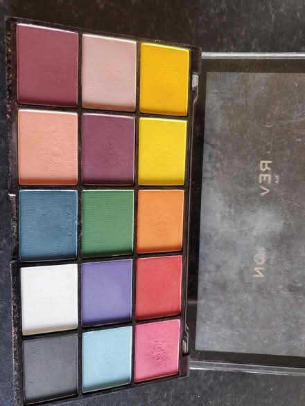 Photo of free Makeup palette Revolution (Clayton Bridge M40) #1