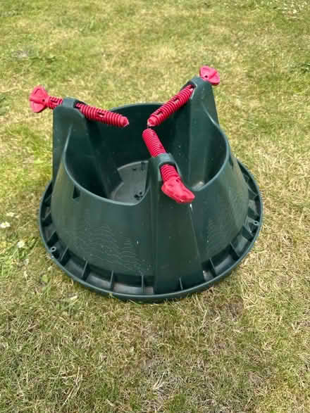 Photo of free Christmas tree stand (GU1) #3
