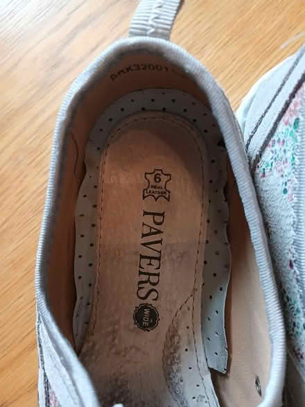 Photo of free Size 6 trainers (Parkhead EH11) #2