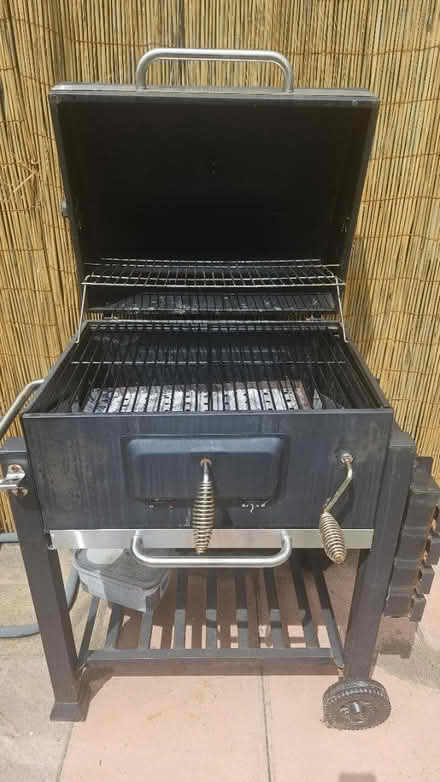 Photo of free Bbq (Thamesmead, SE28) #1